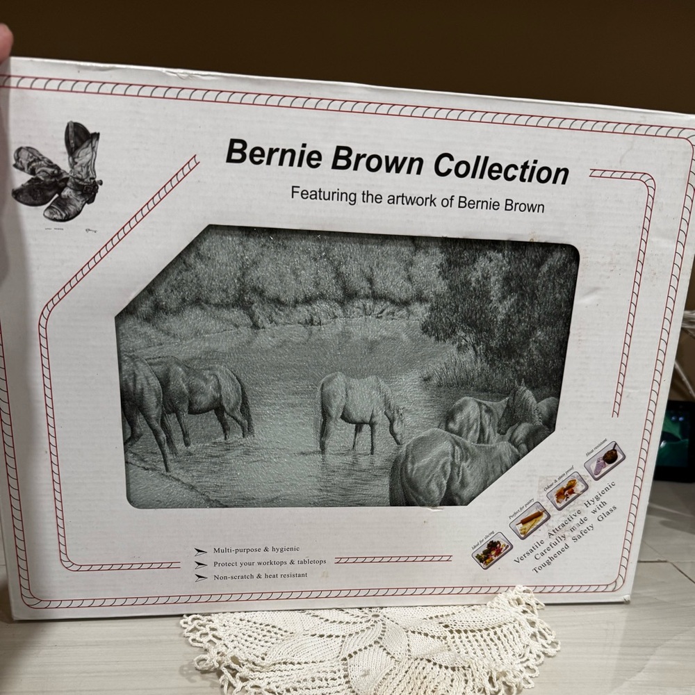 Bernie Brown Collection Tabletop Cutting Board - Gray Horse Scene